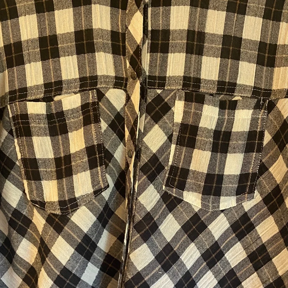 Free People Black and White Checkered Shirt
Size M - Picture 5 of 9